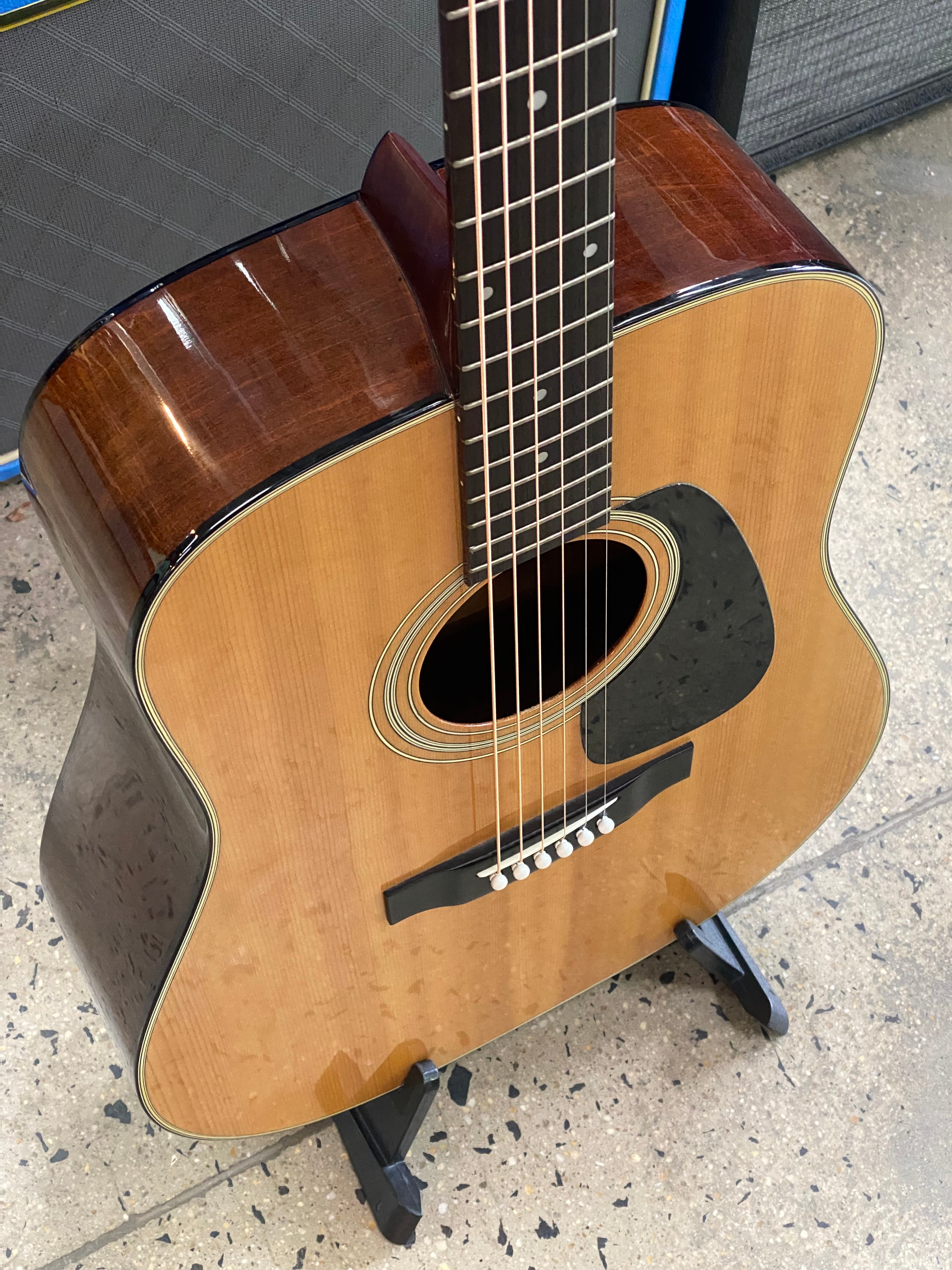 Morris Acoustic MIJ MD-501 w/bag ***Pre Loved*** – A&B