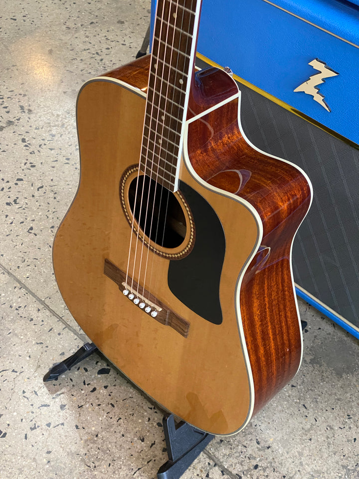 Washburn D10SCE Dreadnought cutaway acoustic electric Nat ***Pre Loved***