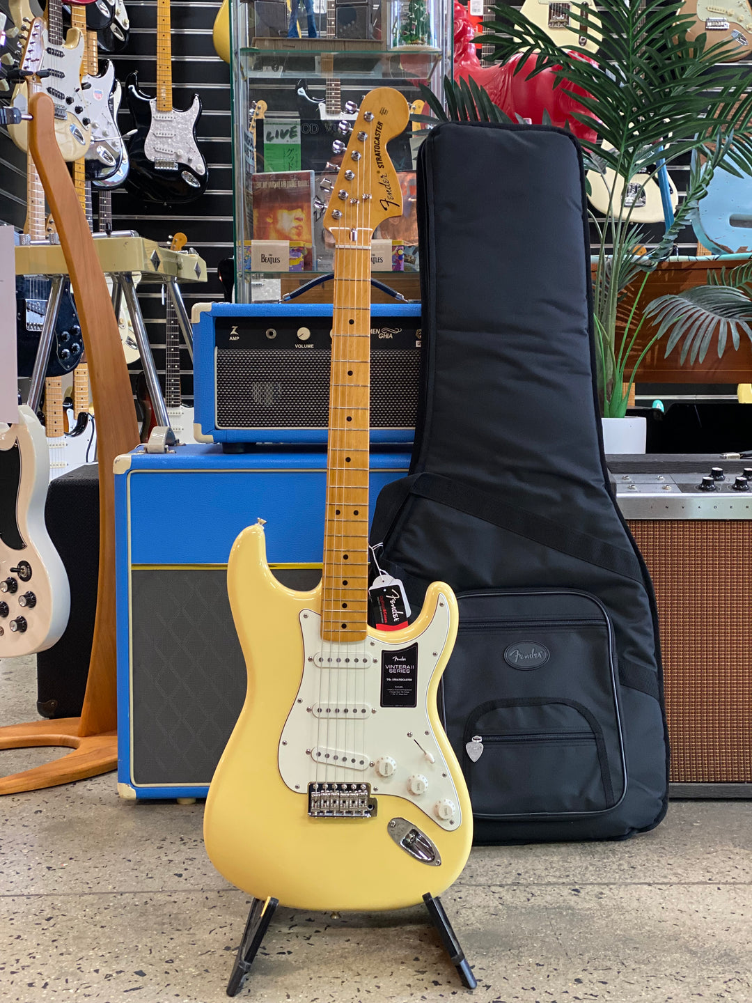 Fender 2025 Vintera II 70s Strat w/bag | Vintage White ***pre loved***