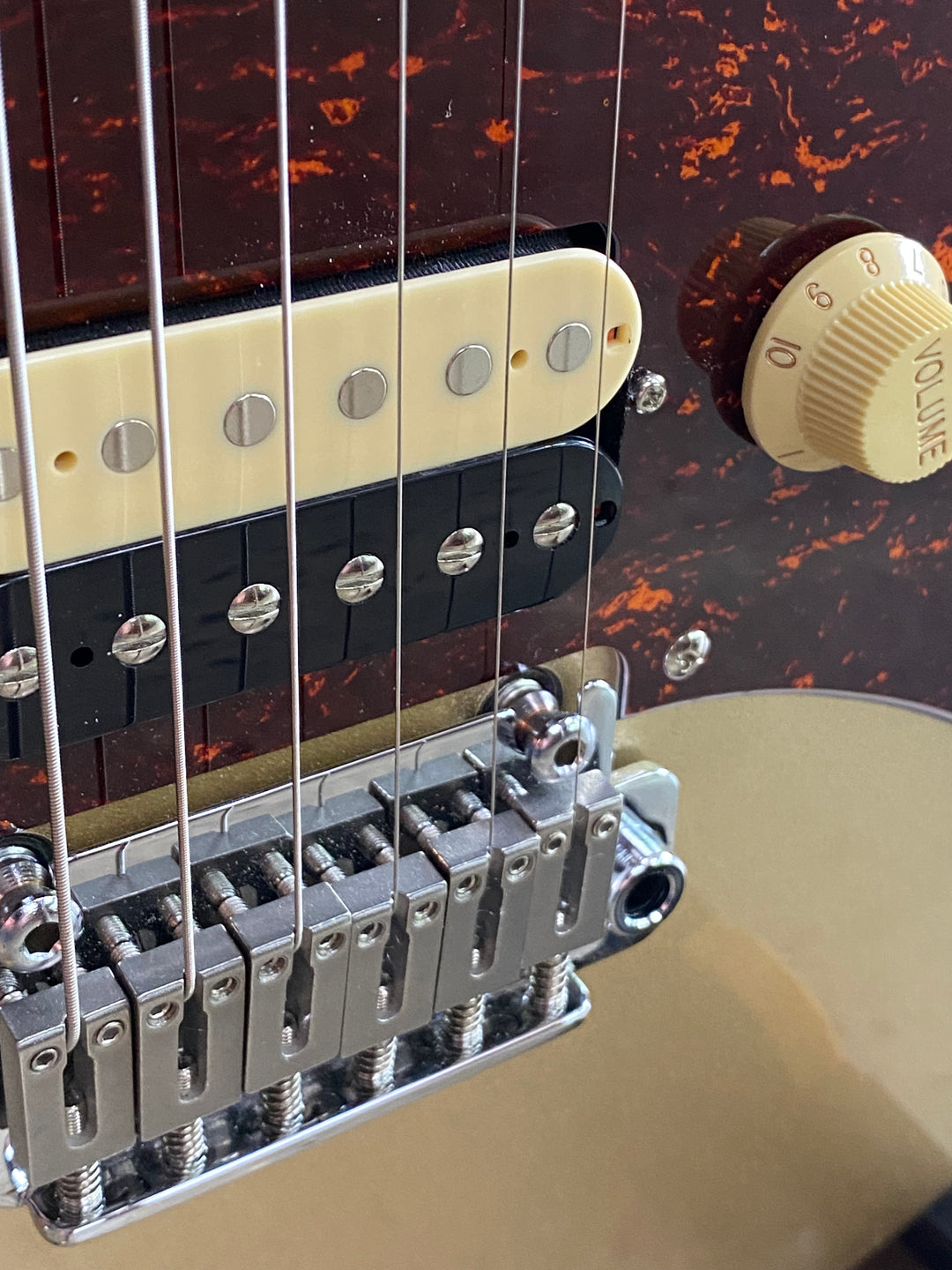 Sire S7 GEN 2 Larry Carlton Signature HSS Roasted Maple Neck Champagne Gold Metallic W/bag ***Pre Loved***