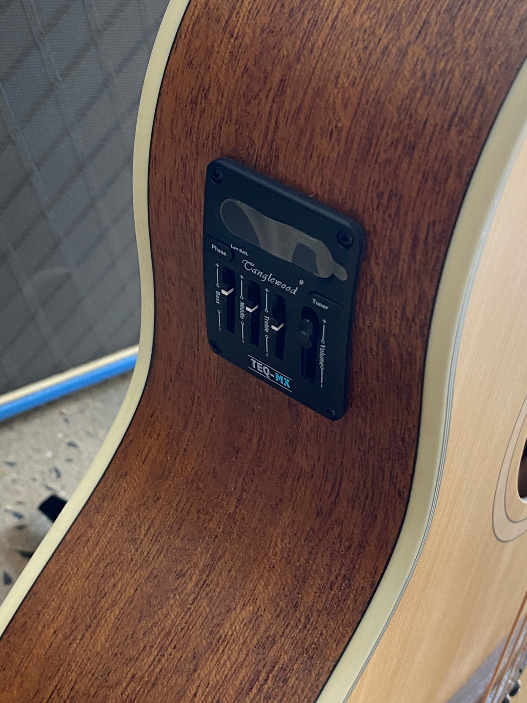 Tanglewood Strada Super Folk C/E Solid Spruce Top Acoustic