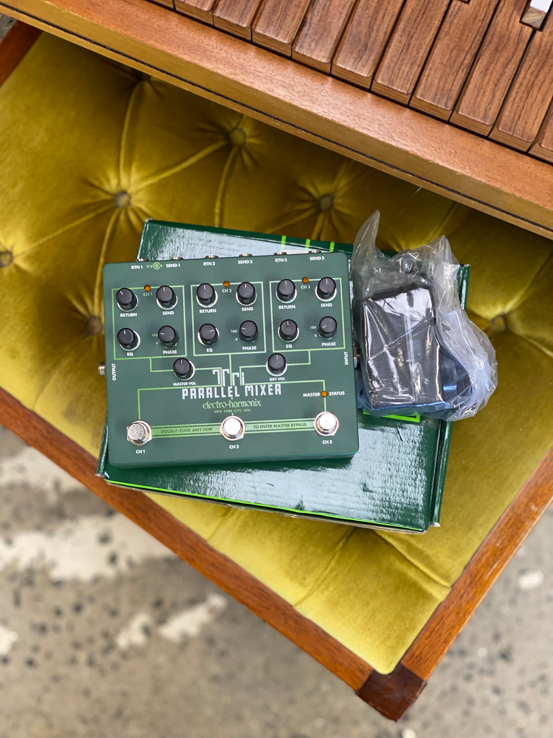 Electro Harmonix Parallel Mixer wbox + Power Supply ***pre loved***