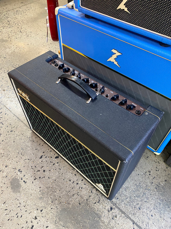 Vox Cambridge 30 Reverb Twin V9320 30-watt hybrid 2x10 combo ***Pre Loved***