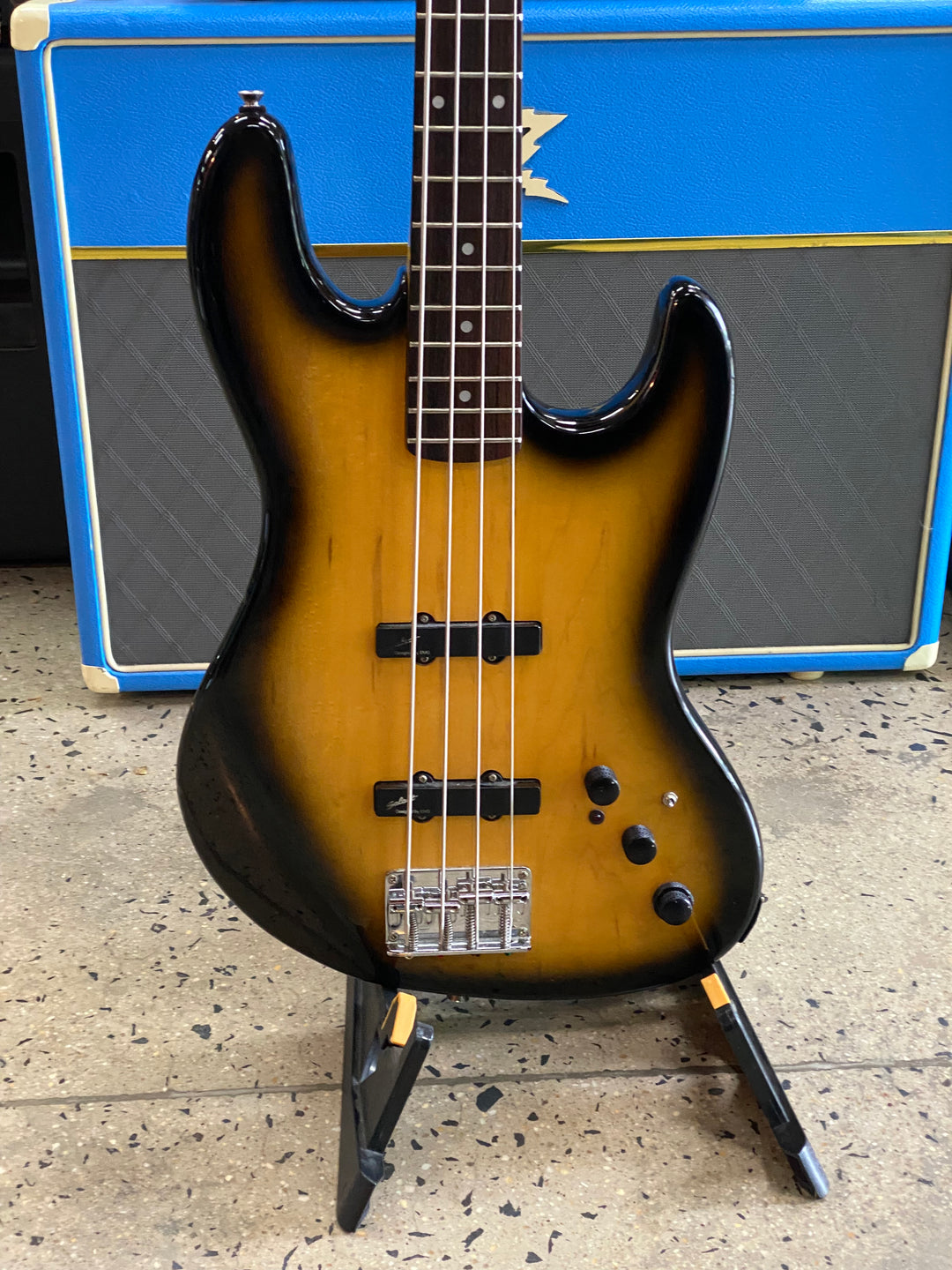 Hohner JJ Bass Sunburst ***Pre loved***