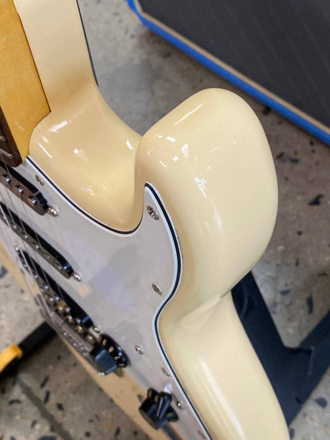 Squier 2018 Vintage Modified 70s Stratocaster RW | Vintage White ***pre loved***