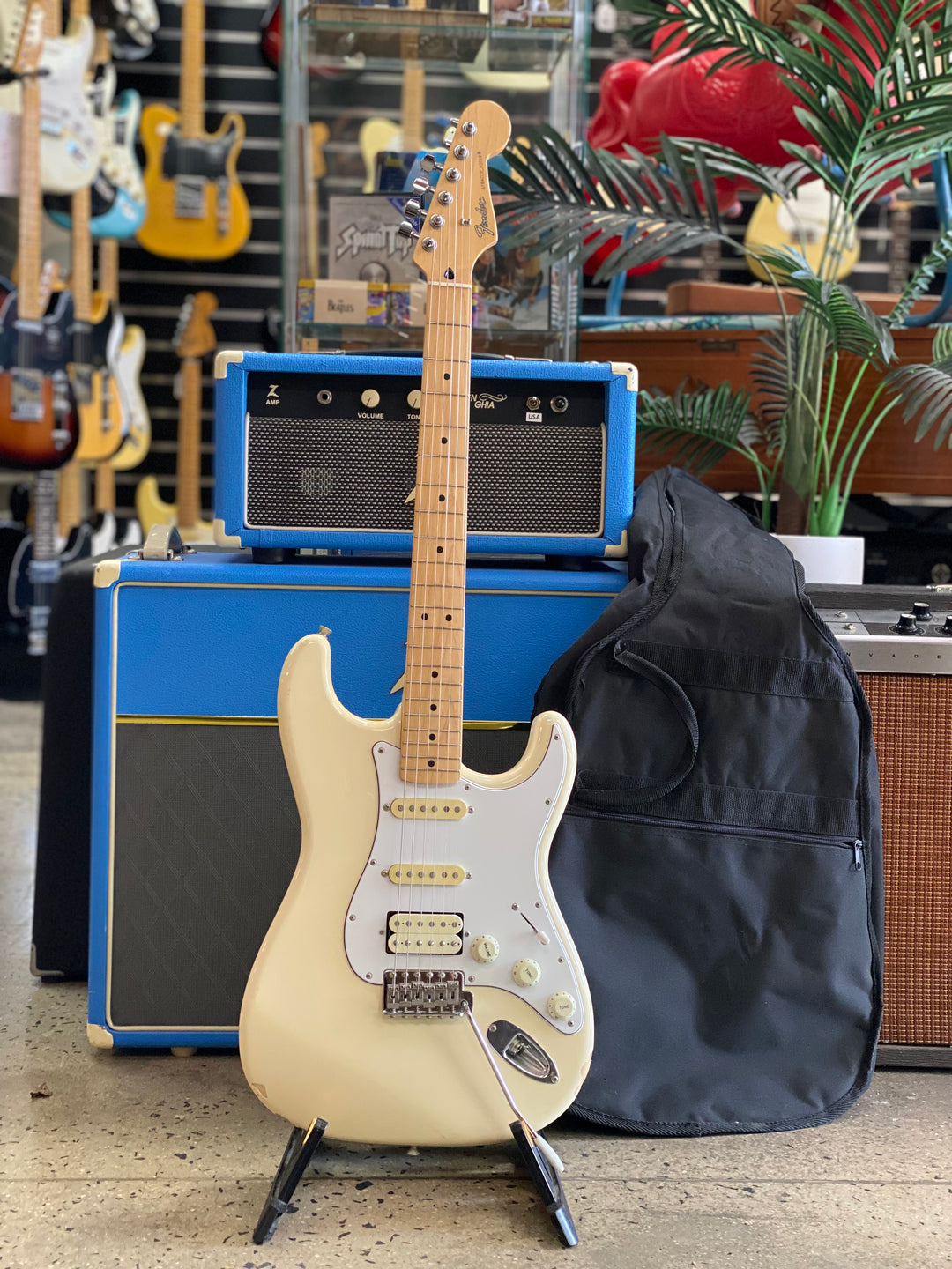 Fender 2013 HSS MIJ Stratocaster w/bag | White ***pre loved***