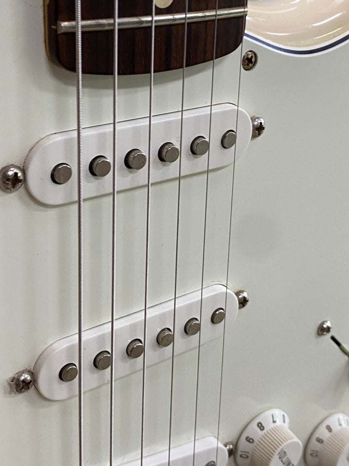 Fender 2017 MEX Stratocaster Standard RW AWT W/case ***Pre Loved***