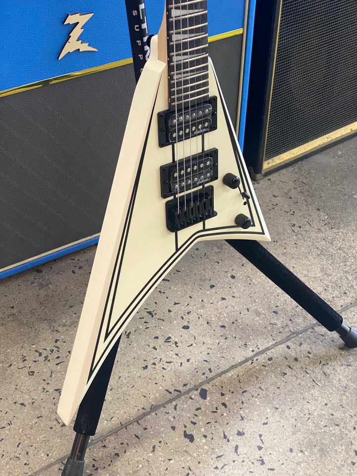 Jackson JS1X RR Minion Vintage White w/black pin stripes
