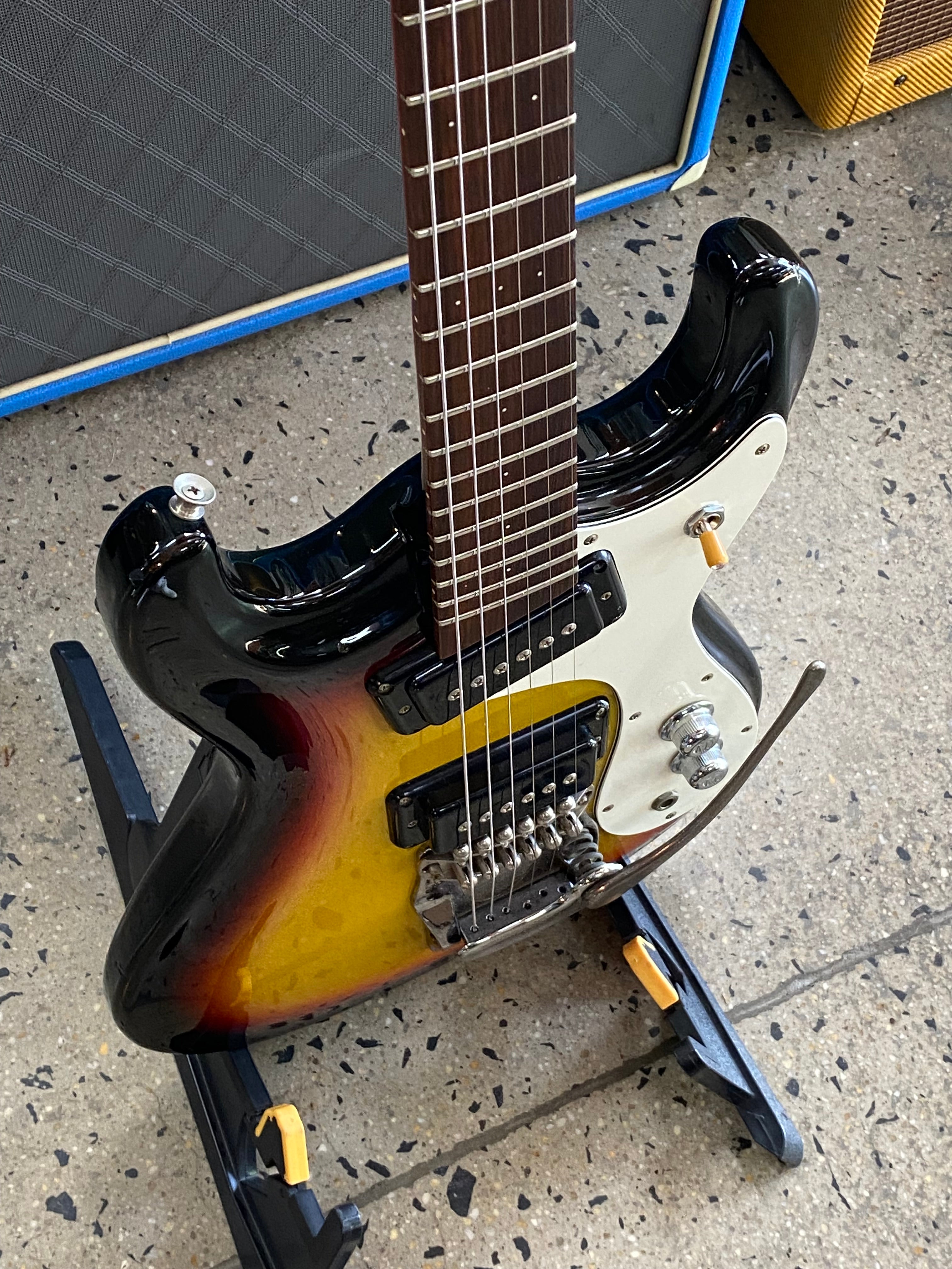 Mosrite The Ventures Small Body Sunburst W/bag ***Pre Loved