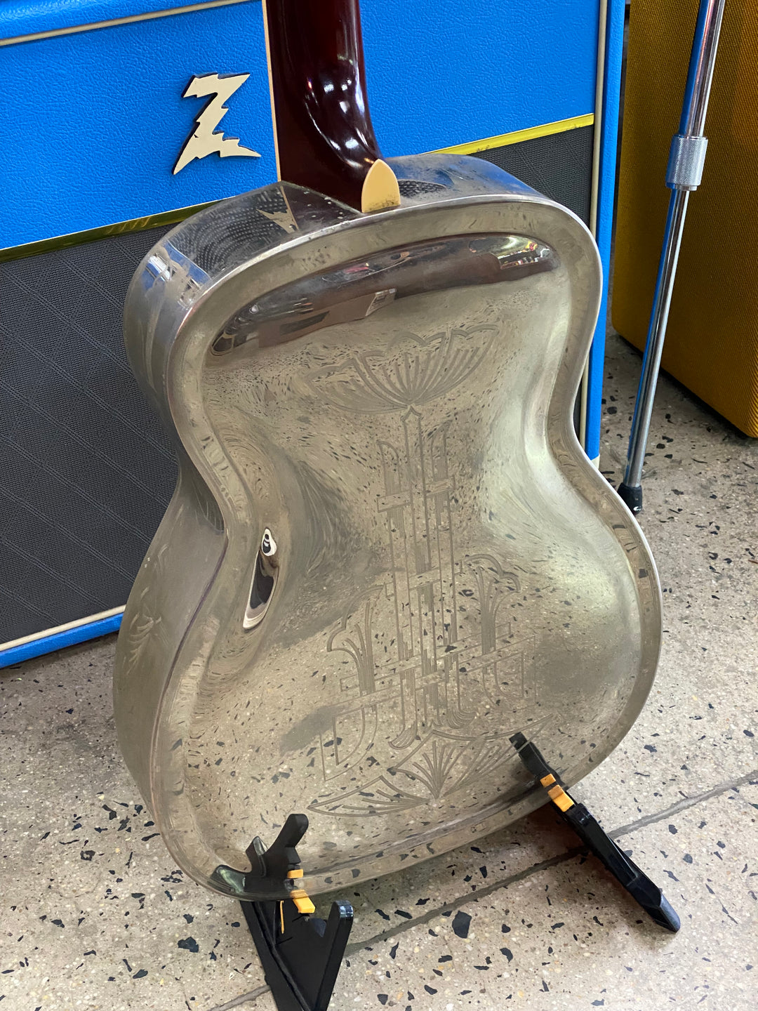 Amistar "Don" Resonator Guitar W/case ***pre loved***