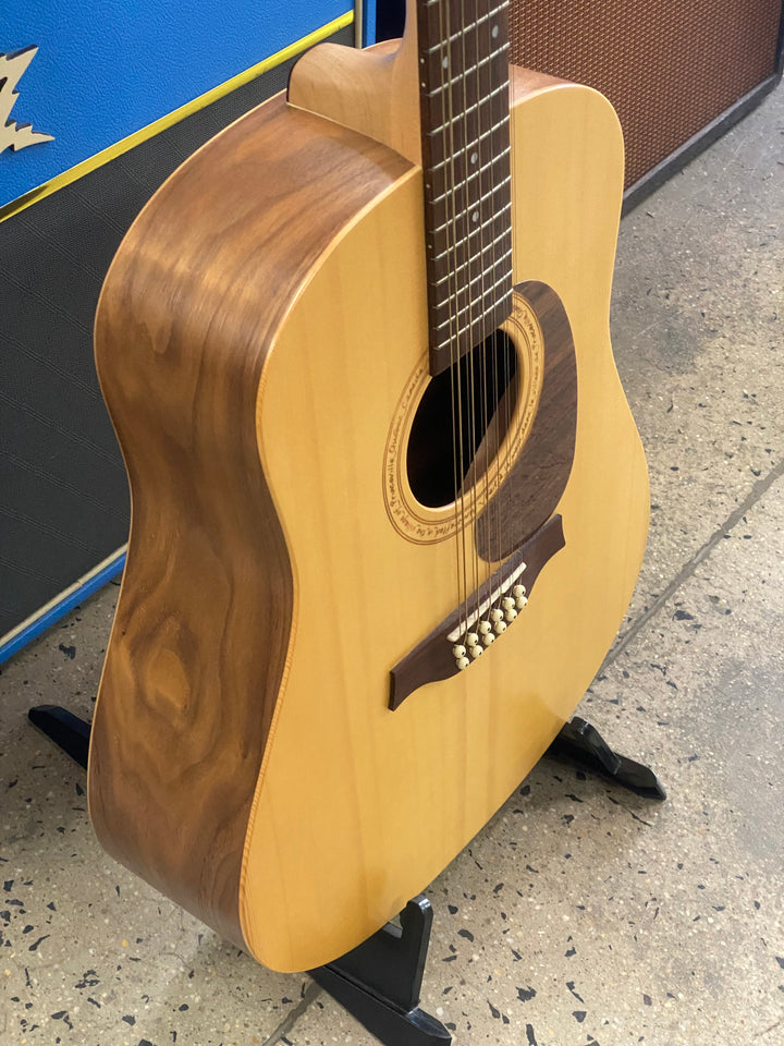Seagull Walnut 12 String Acoustic Guitar W/Case ***Pre Loved***