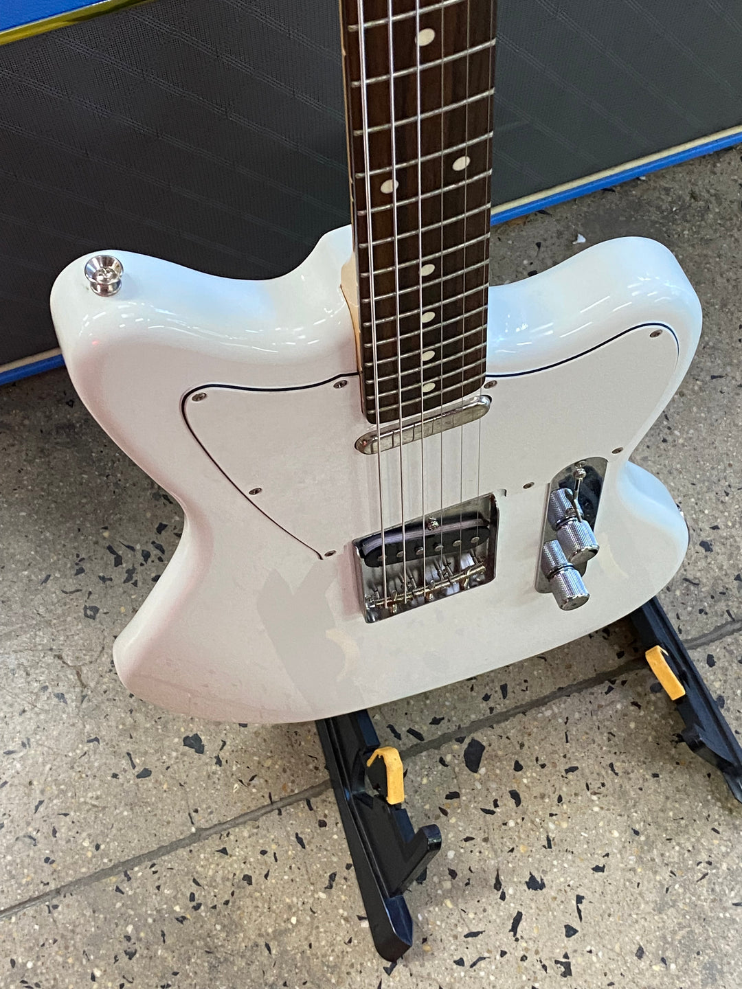 Fender 2021 MIJ Offset Telecaster w/bag | White ***pre loved***