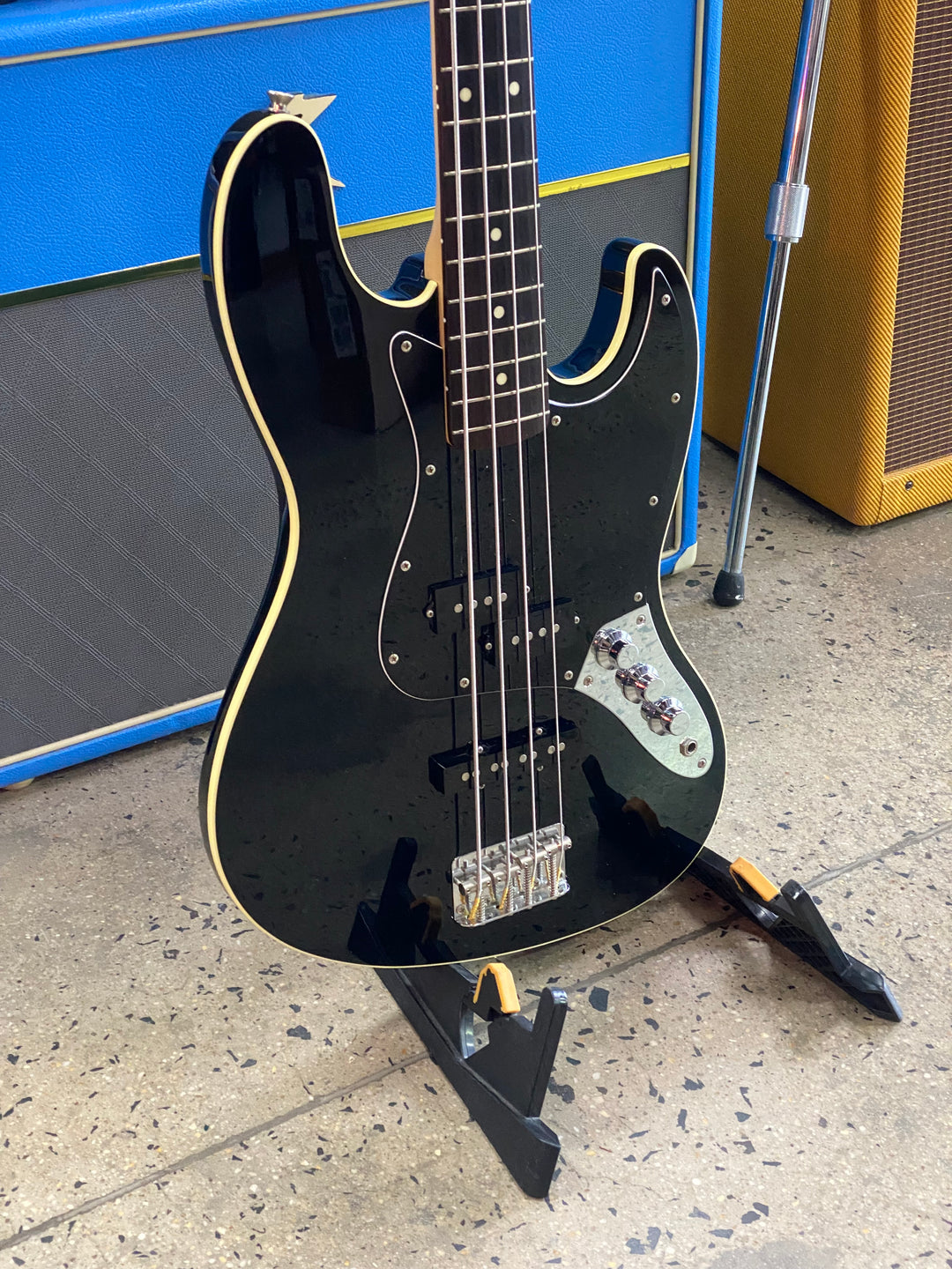 Fender CIJ 2004-05 Aerodyne Jazz Bass w/bag | Black ***pre loved***