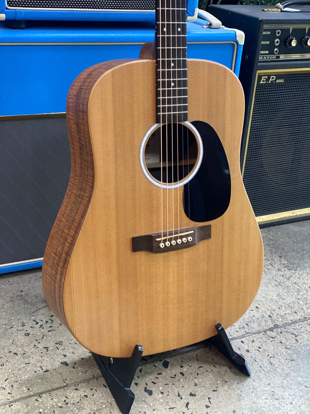 Martin Guitars DX2-E Acoustic/Electric Guitar w/bag ***pre loved***