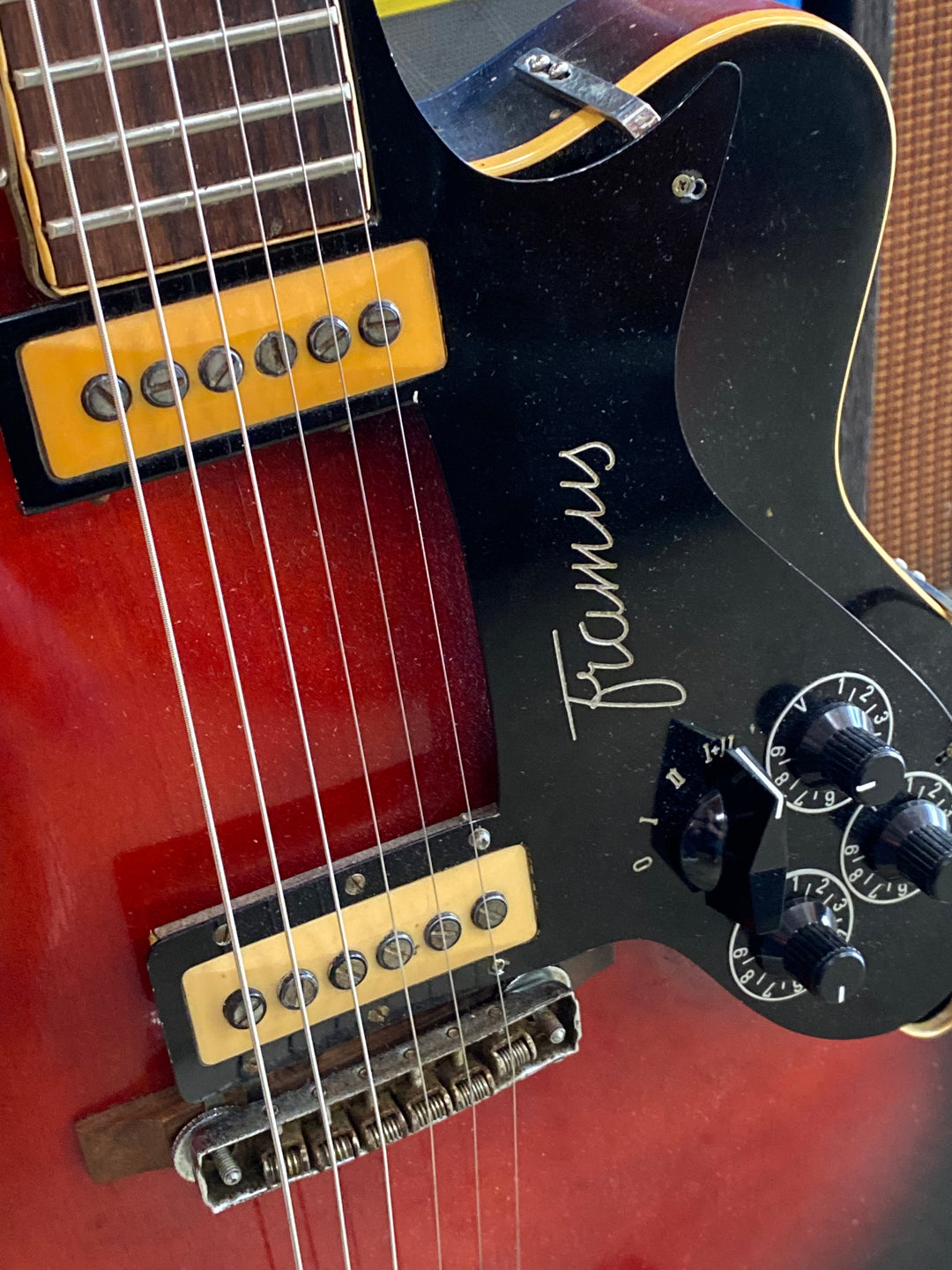 Framus 5/54 1960s w/pickups inc hardcase ***pre loved***