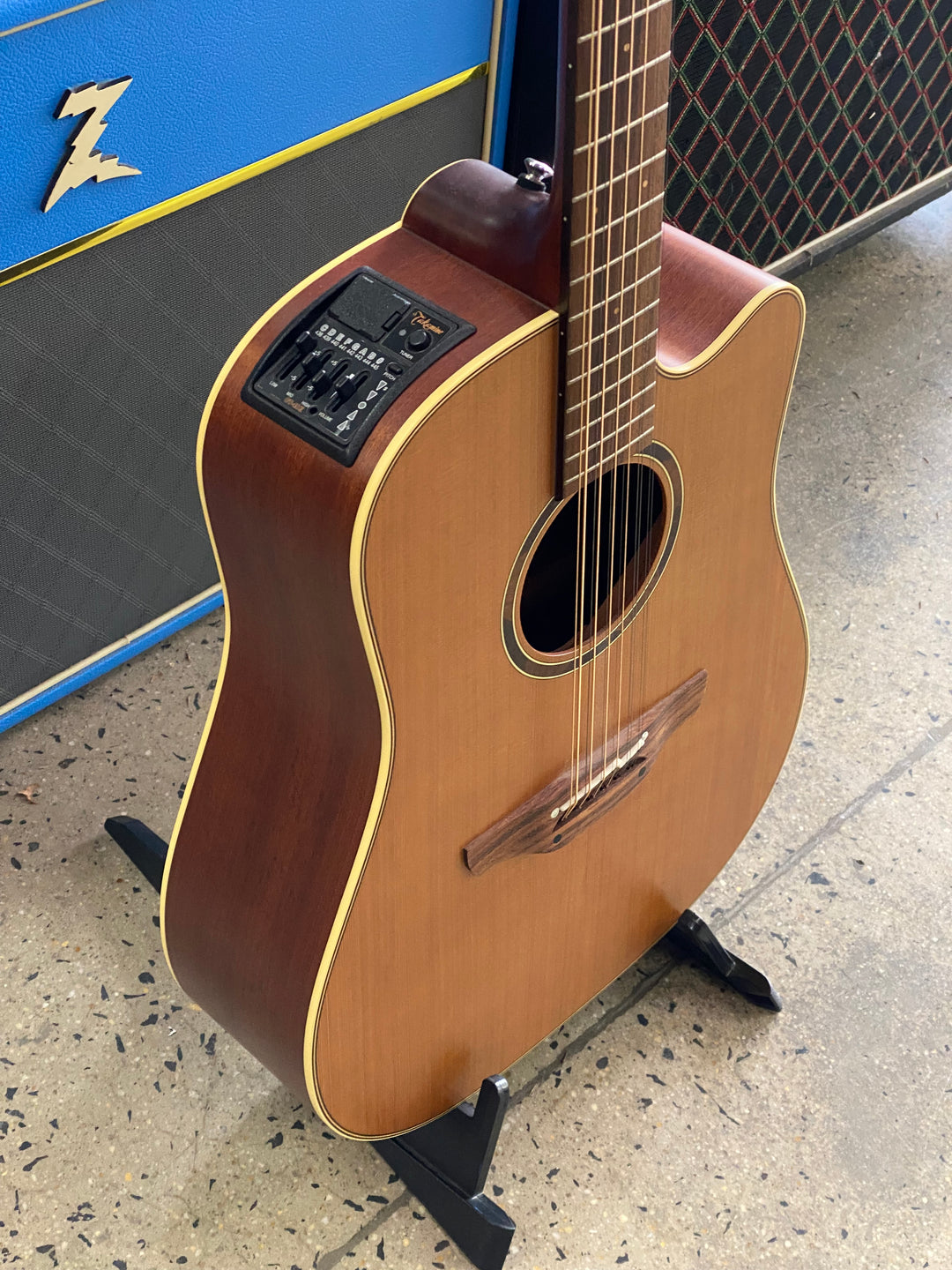 Takamine Japan 2012 ETN10C-12 - 12 String Dreadnought W/case ***Pre Loved***