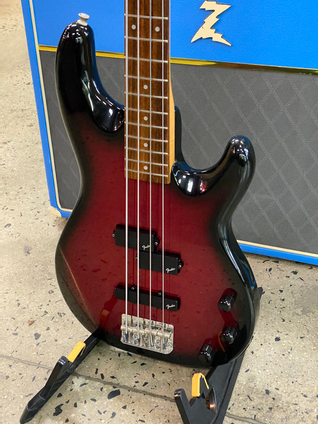 Squier MIJ '94-95 SPJ-39 Medium Scale P Bass W/bag Pre Loved