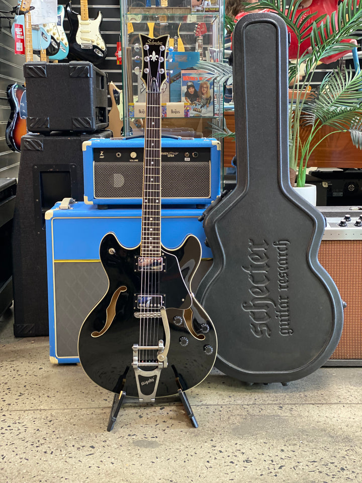 Schecter 2008 Corsair w/case | Black ***pre loved***