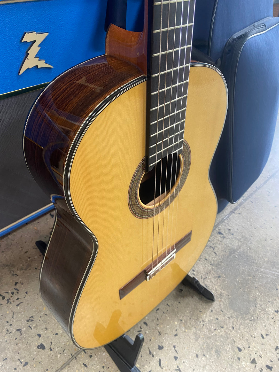 Kodaira Artist AST 100 Classical Guitar Made in Japan **Pre Loved**