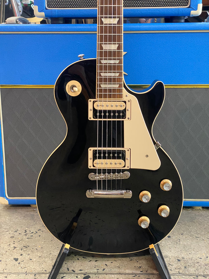 Gibson 2020 Les Paul Classic in Ebony W/case ***Pre Loved***