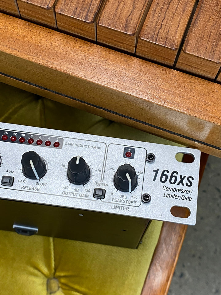 DBX 166 XS Dual Compressor Limiter Gate