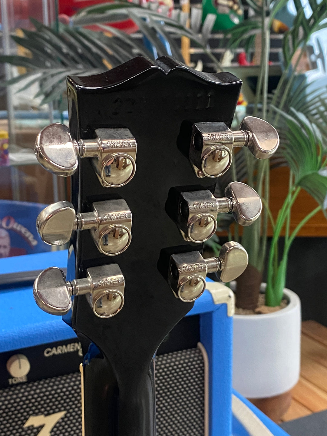 Gibson 2020 Les Paul Classic in Ebony W/case ***Pre Loved***