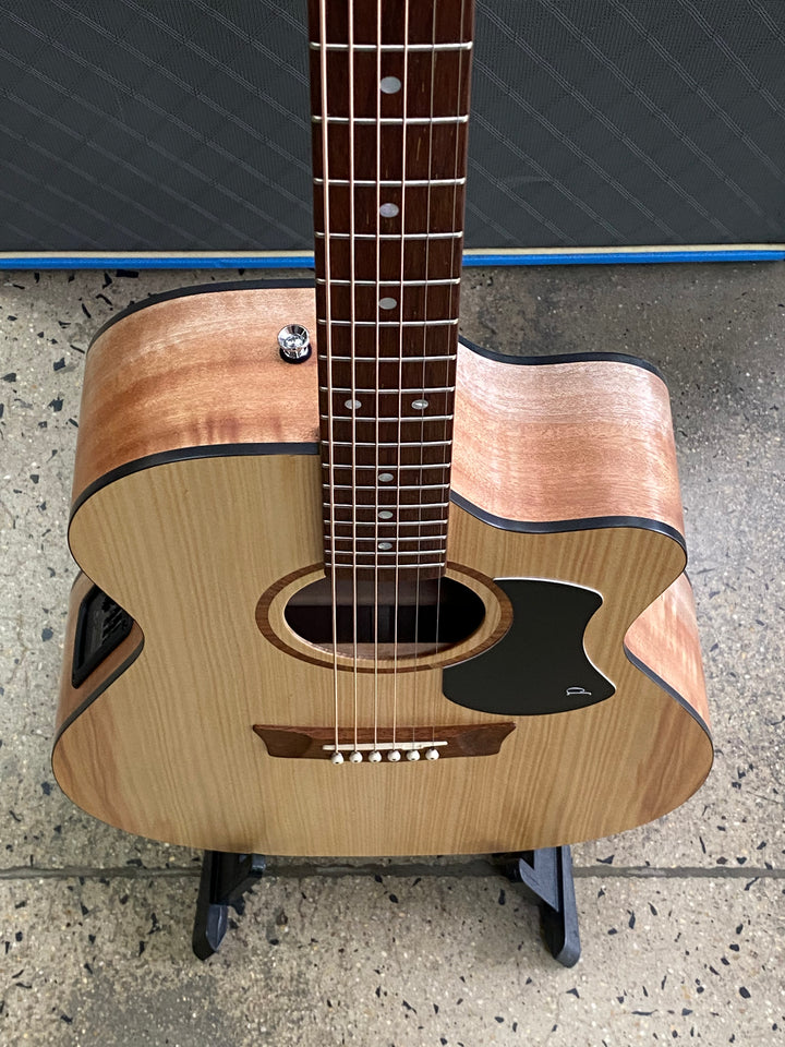 Pratley Guitars OM Maple B/S Bunya Top Cutaway