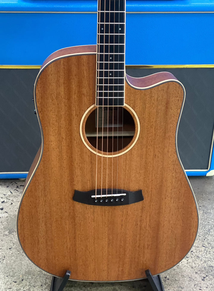 Tanglewood TWUDCE Union Acoustic/Electric Guitar Solid Mahogany Top Dreadnought Cutaway