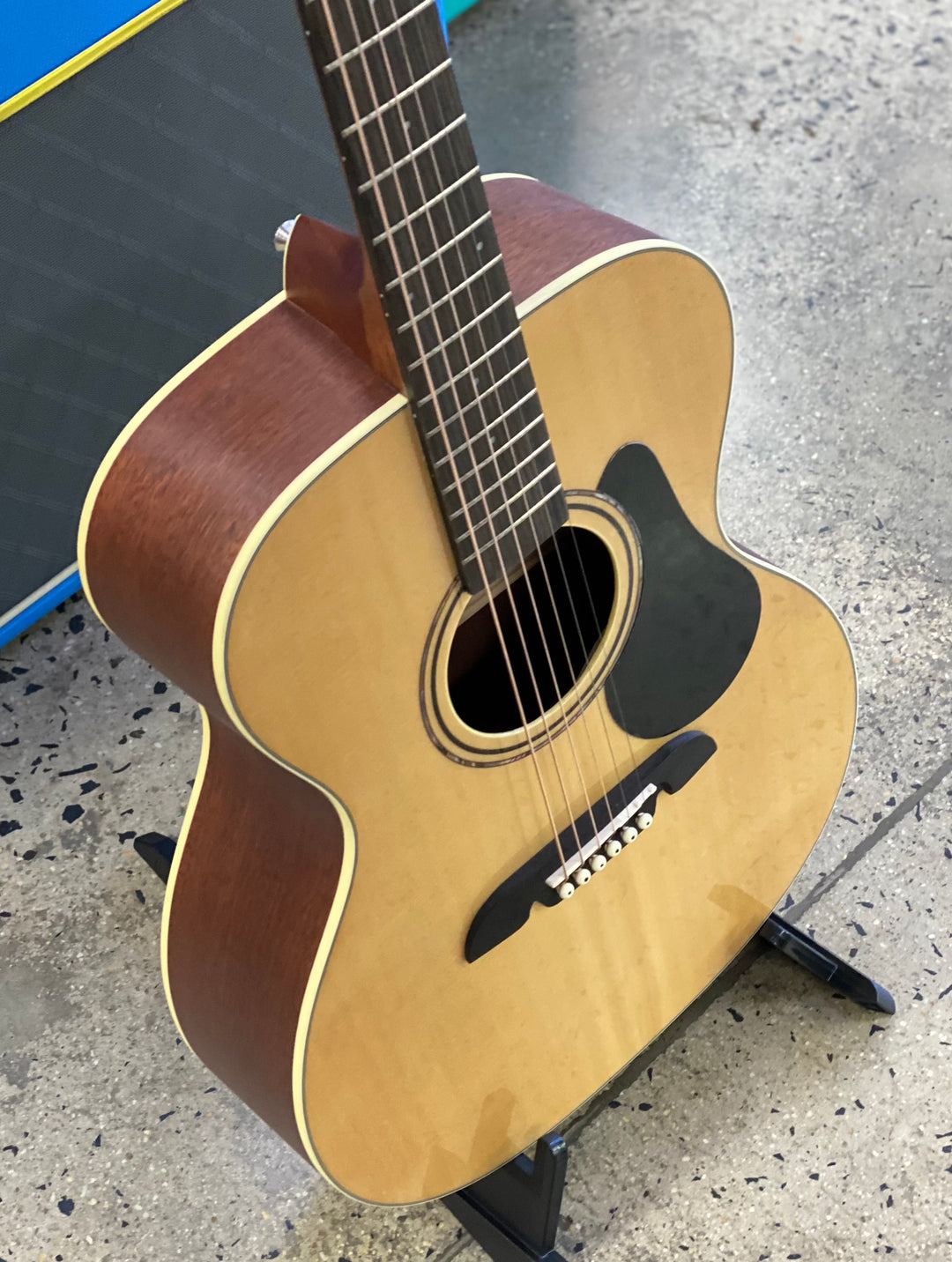 Alvarez RF26 Folk Acoustic Guitar