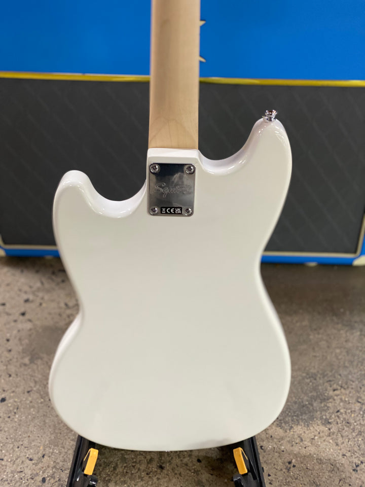 Squier Sonic Series Bronco Bass | Arctic White