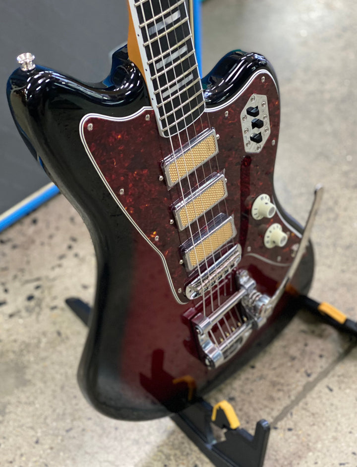 Fender Gold Foil Jazzmaster Ebony Fingerboard | Candy Apple Burst