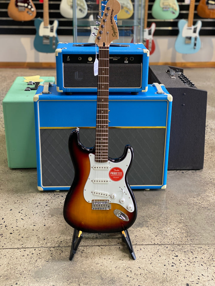 Squier Affinity Stratocaster Laurel Fingerboard | 3-colour Sunburst
