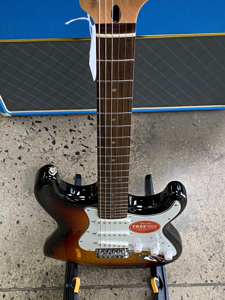 Squier Affinity Stratocaster Laurel Fingerboard | 3-colour Sunburst
