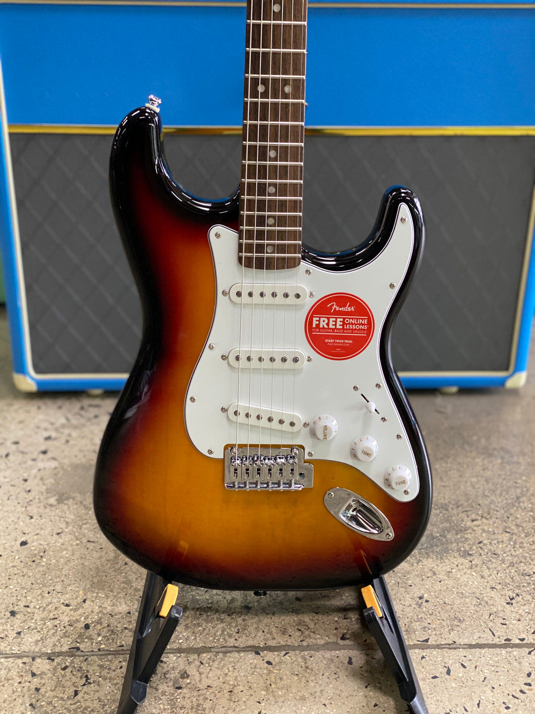 Squier Affinity Stratocaster Laurel Fingerboard | 3-colour Sunburst