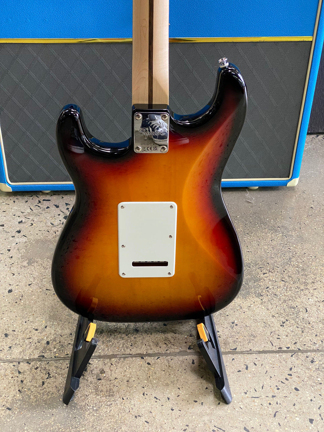 Squier Affinity Stratocaster Laurel Fingerboard | 3-colour Sunburst